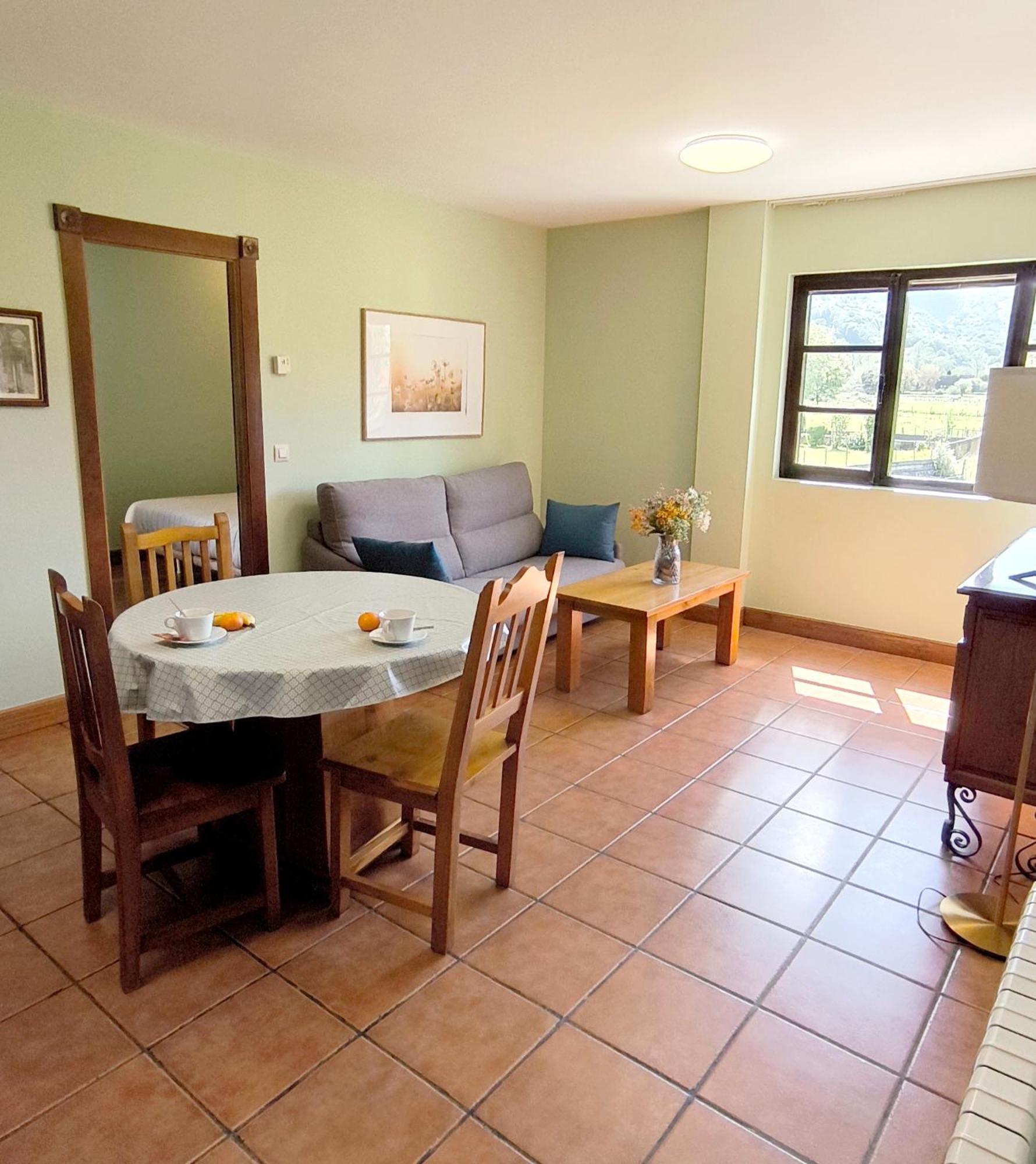 Ucieda Apartamentos Florinda מראה חיצוני תמונה