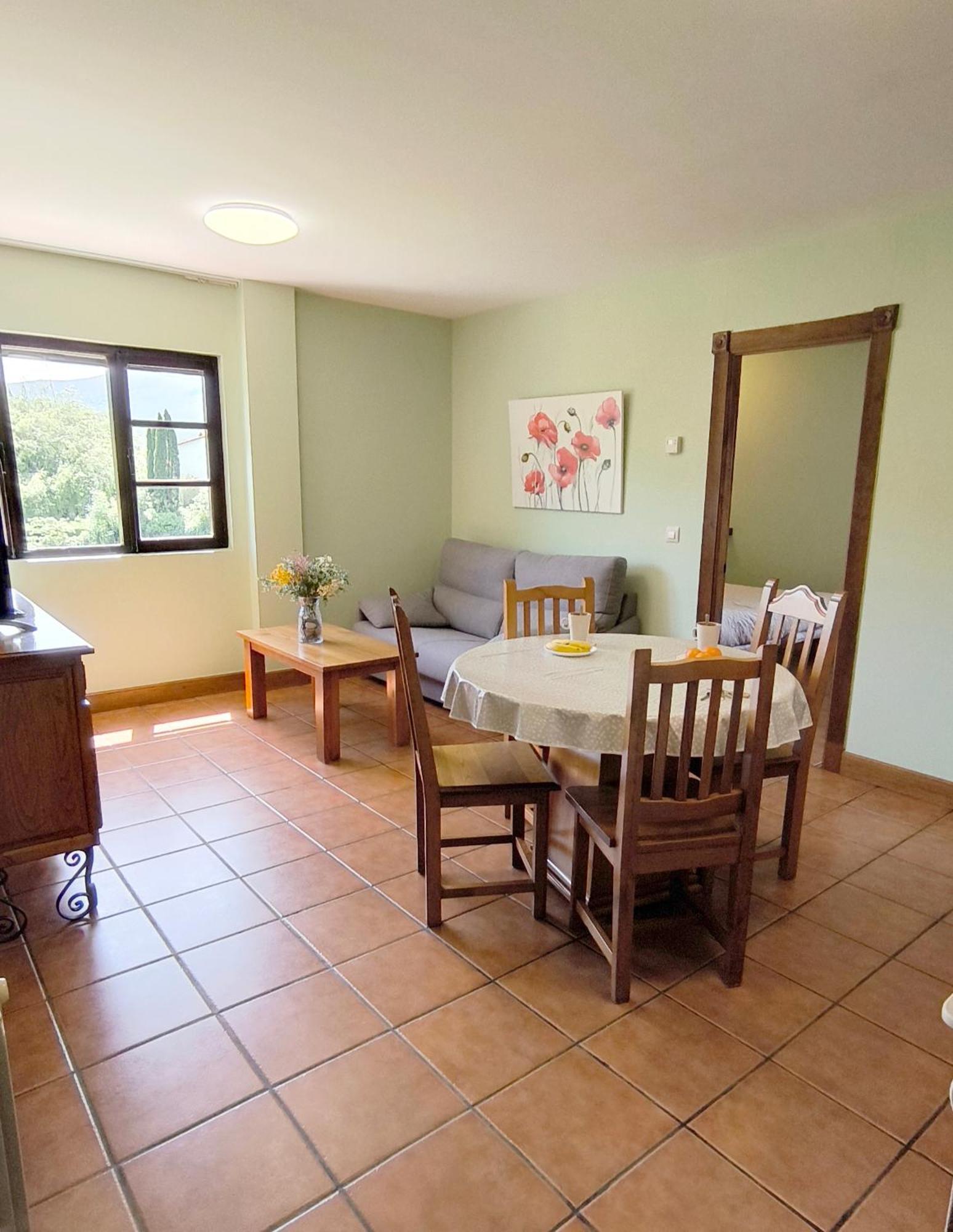 Ucieda Apartamentos Florinda מראה חיצוני תמונה