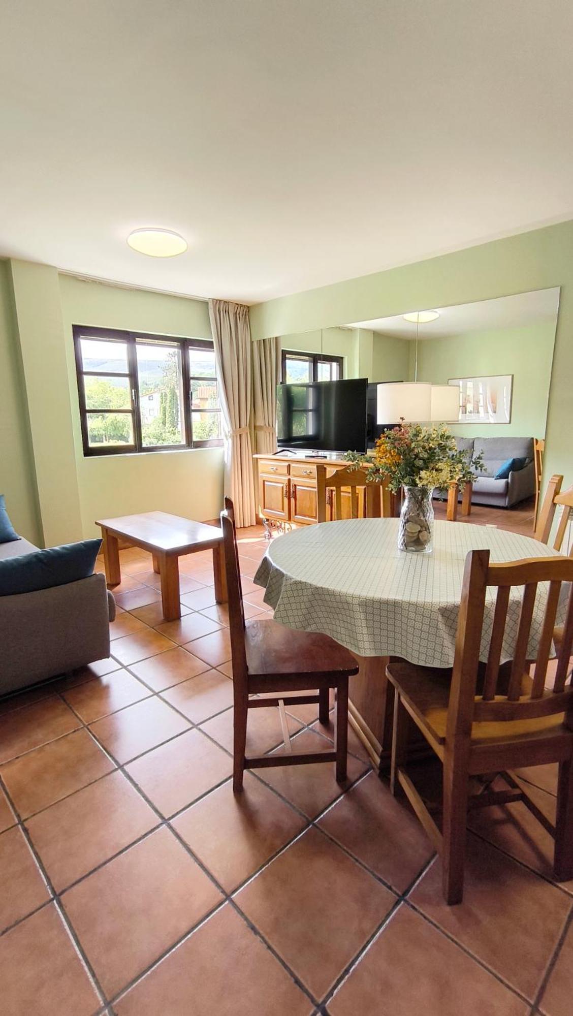 Ucieda Apartamentos Florinda מראה חיצוני תמונה